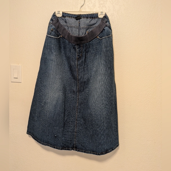 Moda Dresses & Skirts - Maternity Moda Denim skirt Size 14.